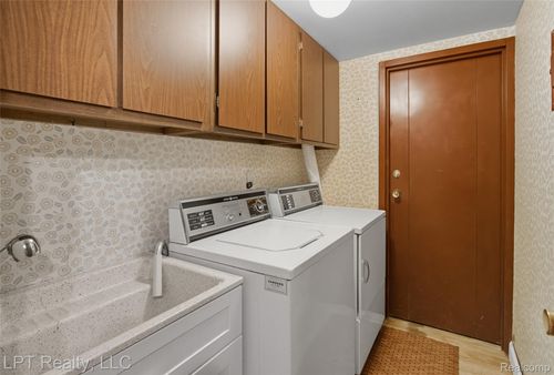 unit-1-8715 Kennedy Cir, Warren, MI, 48093-2255 | Card Image