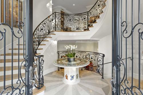 2112 Trentham Rd, Lake Sherwood, CA, 91361-5129 | Card Image