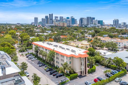 301-615 Ne 12th Avenue, Fort Lauderdale, FL, 33304 | Card Image