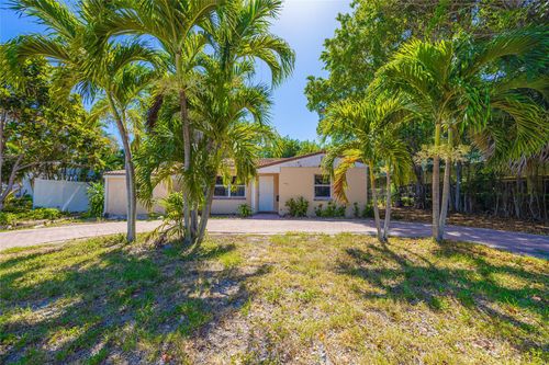 2420 Ne 7th Ave, Wilton Manors, FL, 33305-1210 | Card Image