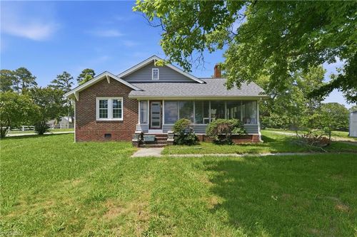 5853 Riverdale Dr, Jamestown, NC, 27282-8907 | Card Image
