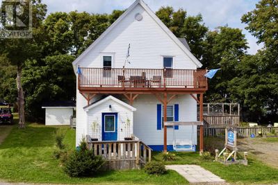 33 Pleasant St, House other with 4 bedrooms, 3 bathrooms and null parking in Parrsboro NS | Image 2