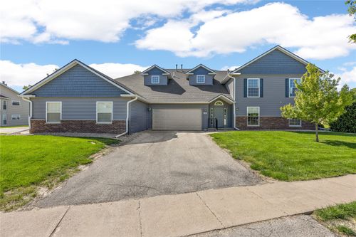 c-4300 Westchester Dr Ne, Cedar Rapids, IA, 52402-7010 | Card Image