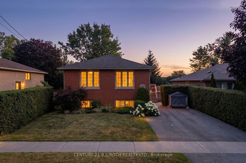 305 Park St, Orillia, ON, L3V7R6 | Card Image