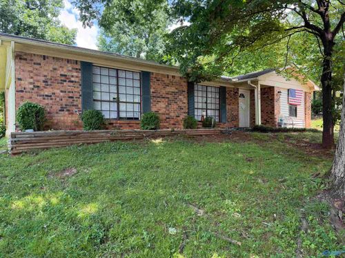 3910 Fair Oak Ln Sw, Huntsville, AL, 35805-5712 | Card Image