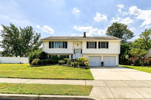 10 Janet Ct, Milltown, NJ, 08850-1208 | Card Image