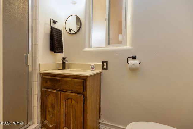 Bathroom | Image 16