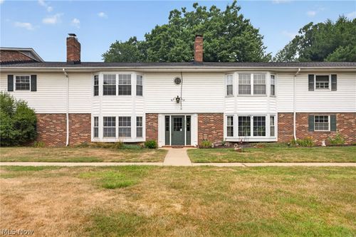 201-6965 Carriage Hill Dr, Brecksville, OH, 44141-4407 | Card Image