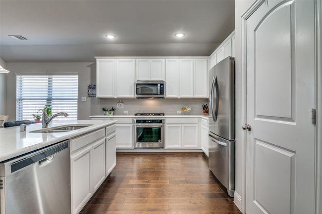 2085 Avondown Rd, House other with 3 bedrooms, 2 bathrooms and null parking in Forney TX | Image 5