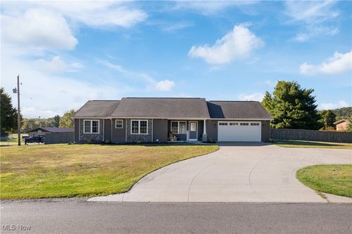4161 Indian Hill Rd Se, Uhrichsville, OH, 44683-1035 | Card Image