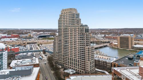 128 Campau Cir Nw, Grand Rapids, MI, 49503-2660 | Card Image