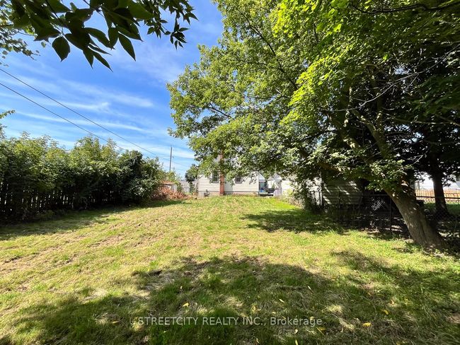 116 Sterling St, House other with 3 bedrooms, 1 bathrooms and 2 parking in London ON | Image 38
