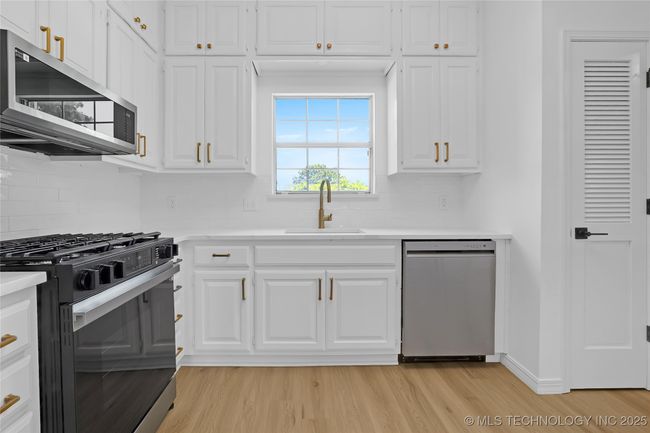 4640 Gary Pl, Townhouse with 2 bedrooms, 3 bathrooms and null parking in Tulsa OK | Image 5