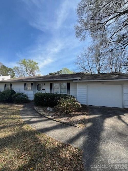 220 N Russell St, Troy, NC, 27371-3030 | Card Image