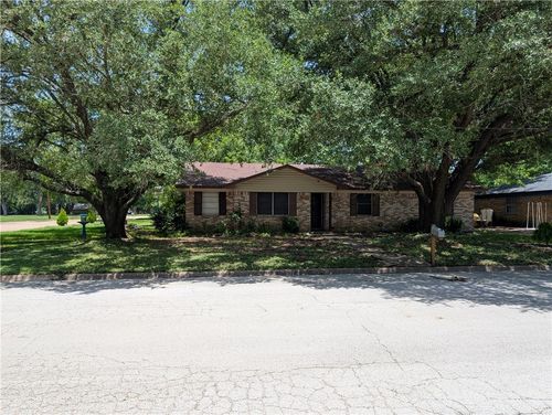 812 Victoria Street, Navasota, TX, 77868 | Card Image