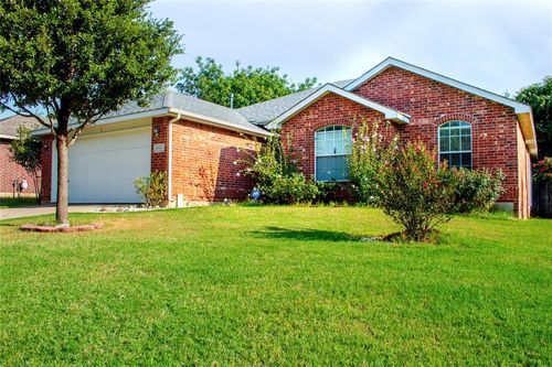 3202 Cliff Oaks Drive, Corinth, TX, 76210 | Card Image