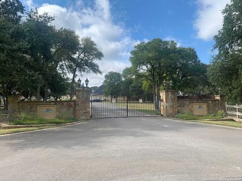 594 Carriage House, Spring Branch, TX, 78070-4983 | Card Image
