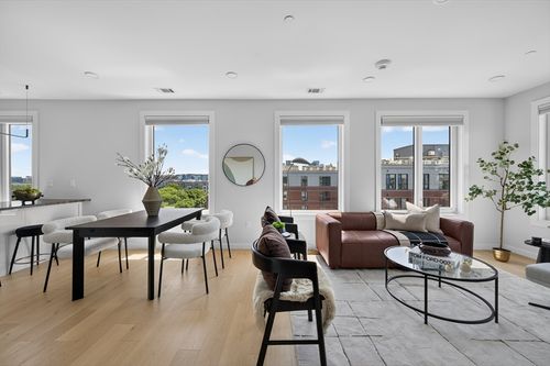 ph605-2-10 Maverick Sq, Boston, MA, 02128 | Card Image
