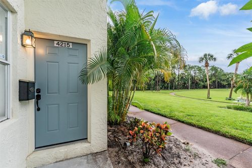 4215 La Sorrento Ct, TAMPA, FL, 33611-2327 | Card Image