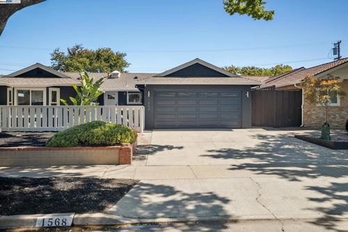 1568 Willowgate Dr, San Jose, CA, 95118-1656 | Card Image