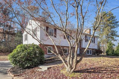 48 Salem St, House other with 3 bedrooms, 2 bathrooms and 6 parking in Methuen MA | Image 3