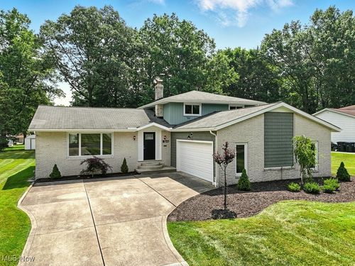 6661 Cheryl Ann Dr, Independence, OH, 44131-3718 | Card Image