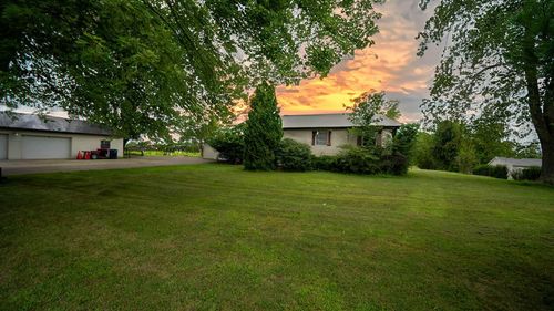 1440 Flint Ridge Rd, Hopewell, OH, 43746-9753 | Card Image