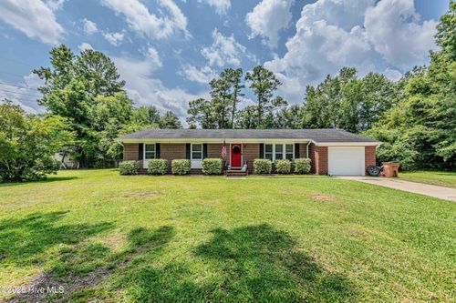 32 Chapman Ct, Jacksonville, NC, 28540-7802 | Card Image