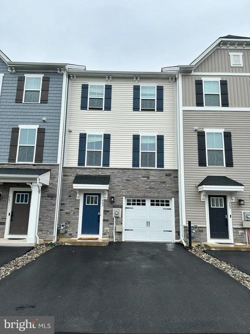 463 Paperbark Sq, DOWNINGTOWN, PA, 19335-1571 | Card Image
