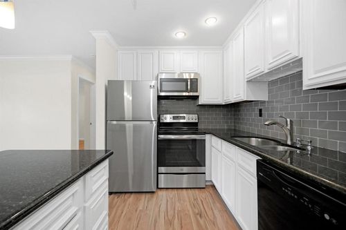 308-325 Lenox Ave, Oakland, CA, 94610-4675 | Card Image