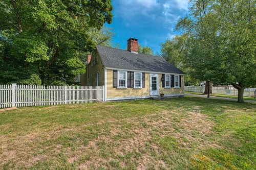 590 Bedford St, East Bridgewater, MA, 02333-1910 | Card Image