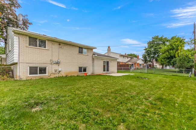 16592 Country Club Dr, House other with 3 bedrooms, 2 bathrooms and null parking in Livonia MI | Image 31