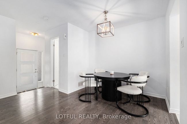 268 Stoneway Dr, House attached with 3 bedrooms, 2 bathrooms and 2 parking in Nepean ON | Image 4