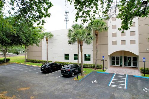 14240 Nw 77th Ct, Miami Lakes, FL, 33016-1533 | Card Image