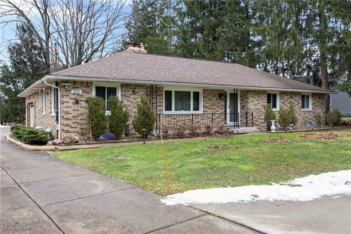 8751 Broadview Rd, Broadview Heights, OH, 44147-1960 | Card Image