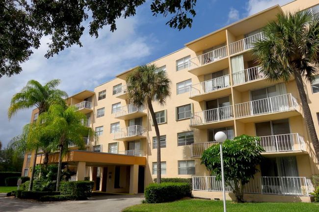 APT-2K - 470 Executive Center Dr, Condo with 1 bedrooms, 1 bathrooms and null parking in West Palm Beach FL | Image 9