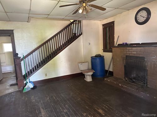 1009 Oak St, Flint, MI, 48503-3626 | Card Image