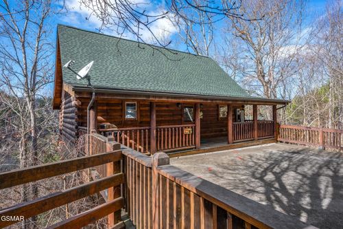 1924 Cougar Crossing Way, Sevierville, TN, 37876 | Card Image