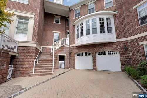 704 Heights Ln, Tenafly, NJ, 07670-2337 | Card Image