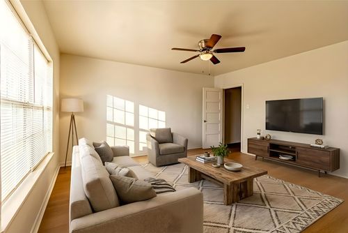 108 W Stroud St, Frost, TX, 76641-3707 | Card Image