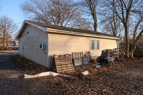 6N442 Gary Ave, Roselle, IL, 60172-3107 | Card Image