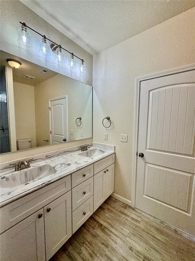 18 Edgewater St, House other with 3 bedrooms, 2 bathrooms and 2 parking in Hitchcock TX | Image 30