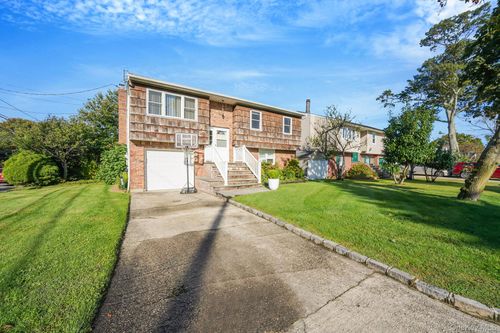 7 Homecrest Ave, Huntingtn Sta, NY, 11746-3722 | Card Image