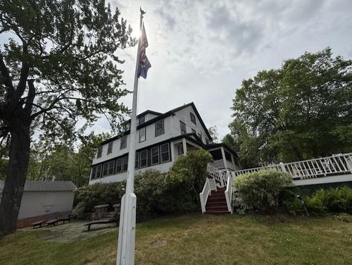 15 Lake Ave, Sunapee, NH, 03782-2616 | Card Image
