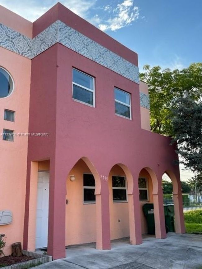 0 - 2749 Nw 131st St, Townhouse with 3 bedrooms, 2 bathrooms and null parking in Opa-Locka FL | Image 1