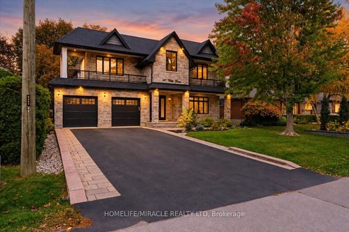 471 Willis Dr, Oakville, ON, L6L4V6 | Card Image