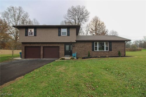 2805 Hood Street Sw, Lordstown, OH, 44481 | Card Image