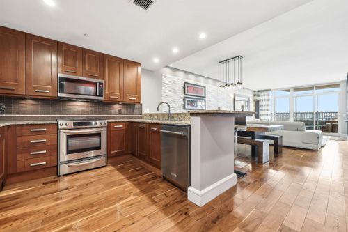 401-8100 River Rd, North Bergen, NJ, 07047 | Card Image