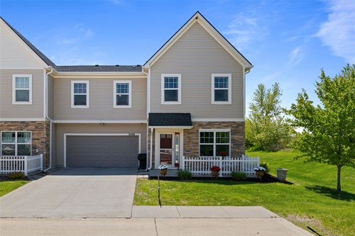 3008 Se Glenstone Dr, Grimes, IA, 50111-5014 | Card Image