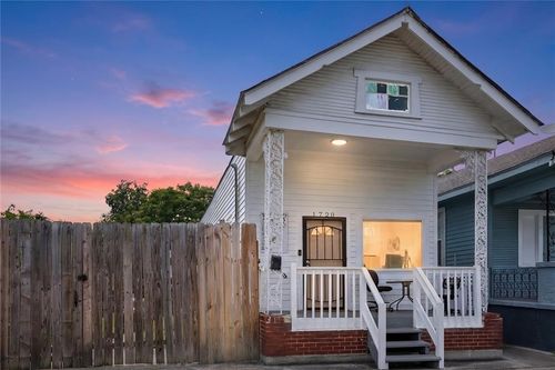 1720 Mandeville St, New Orleans, LA, 70117-8236 | Card Image